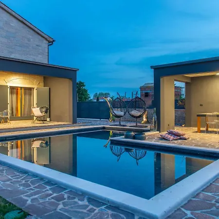 Luxury And Stylish With Private Pool Villa